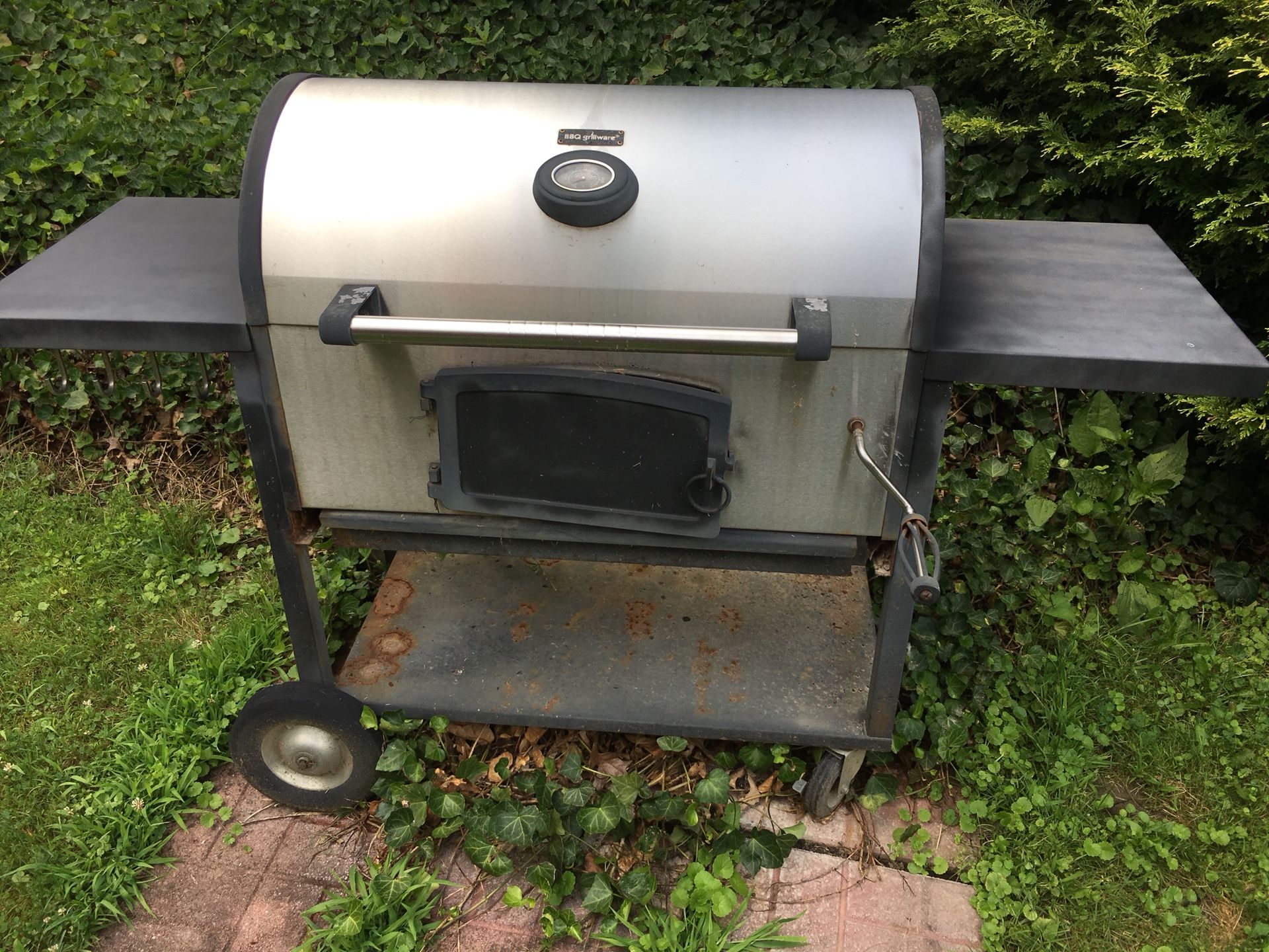 BBQ Grillware Charcoal Grill
