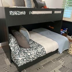 Designer Bunk bed - Twin Over Full - In Near Perfect Condition! 