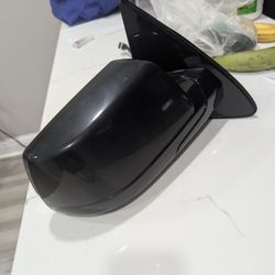 2019 Chevy suburban passenger sideview mirror 
