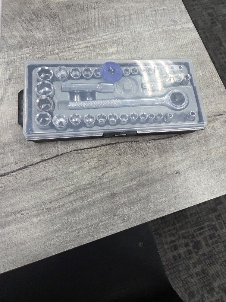 SOCKET WRENCH SET