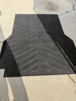 Toyota Tacoma bed rubber mat