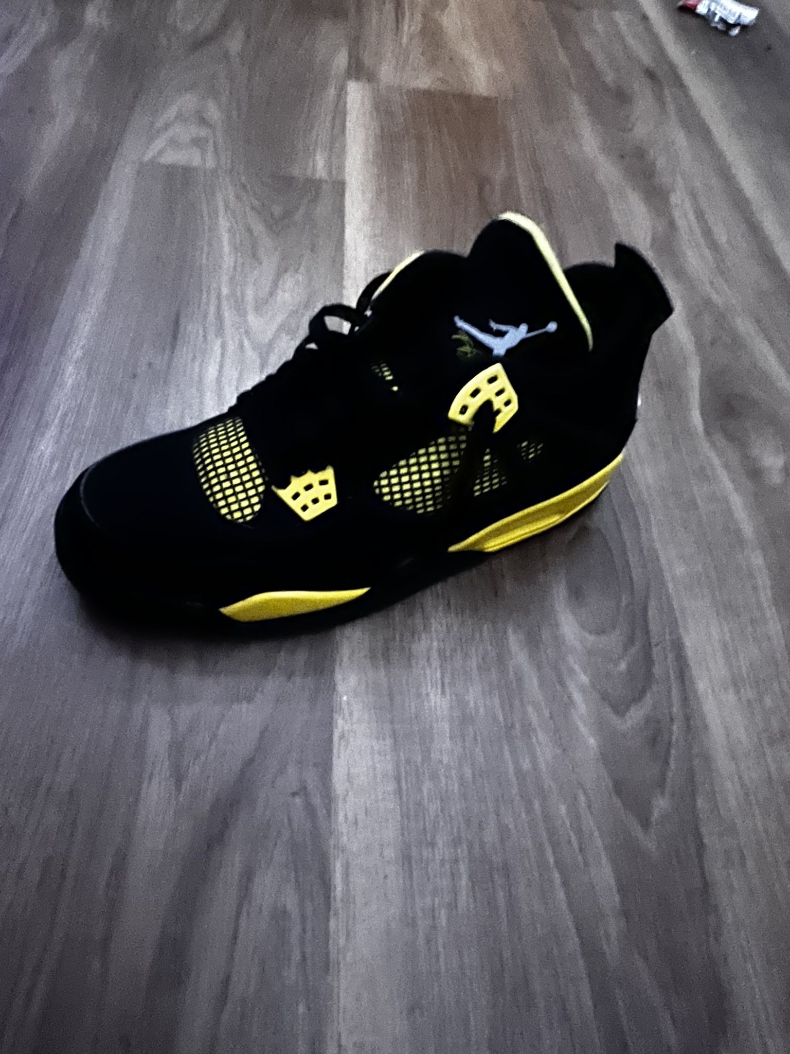Jordan’s 4 Bumblebee 