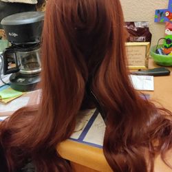 NEW BEAUTIFUL BURGUNDY WIG. 