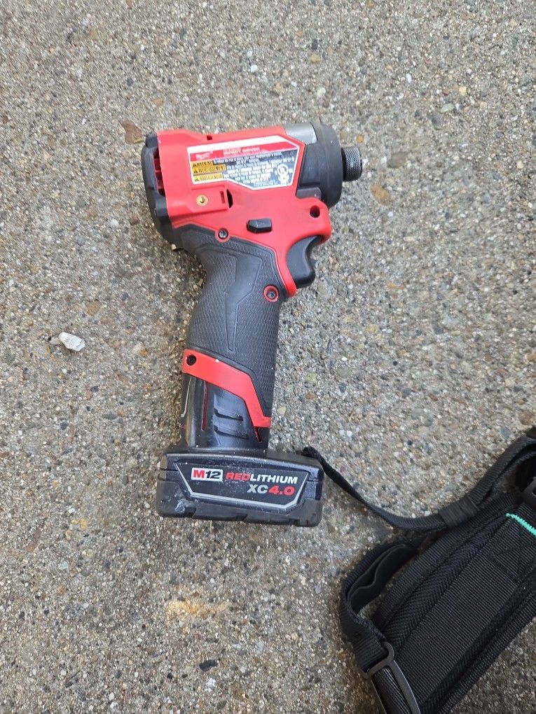 Milwaukee 12v Fuel Impact Driver With 4amp Battery
