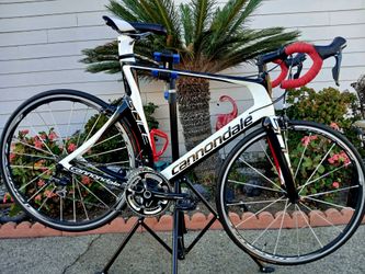 Cannondale slice full carbon roadbike size 56cm large shimano 105 20 speeds like new..