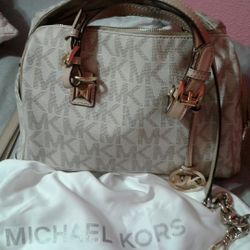 Michael kors hand bag