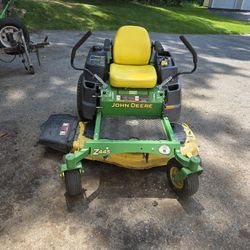 John Deere Z445 Zero Turn.  Free Local Delivery 
