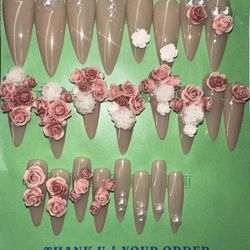 Elegant/Classy 3D Floral Press On Nails 