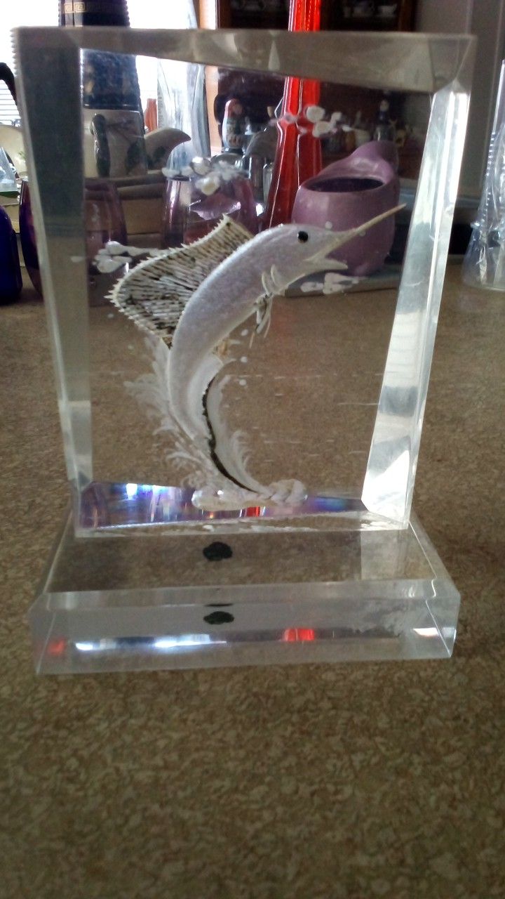 M.WALD DESIGN ACRYLIC SCULPTURE