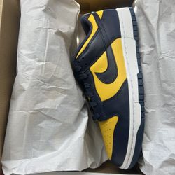 Nike Dunk Varsity Maize 
