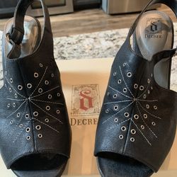 Chunk Peep Toe Heels