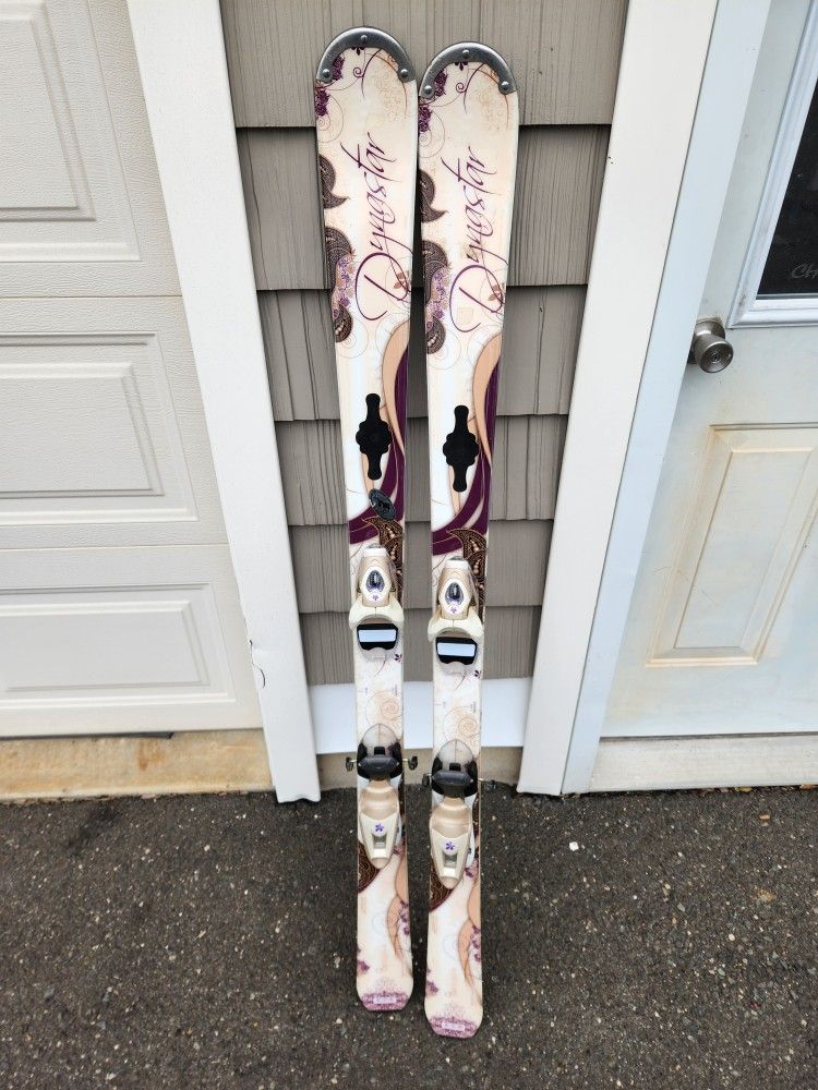 Dynastar Exclusive Woman's Skis /w Bindings 143 cm