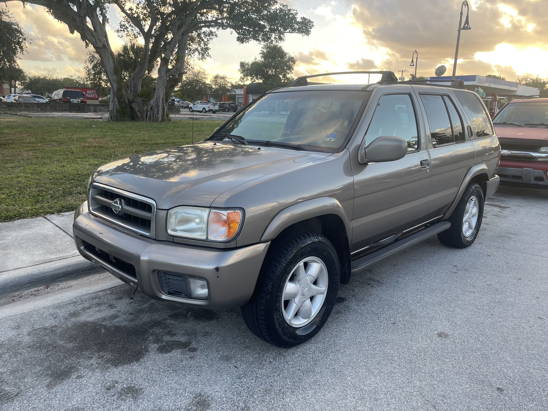 2001 Nissan Pathfinder for Sale in Lake Worth, FL - OfferUp