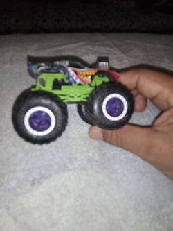 🤡"Hot Wheels Monster Trucks"(Joker B O N E S H A K E R.) Demolition Double.