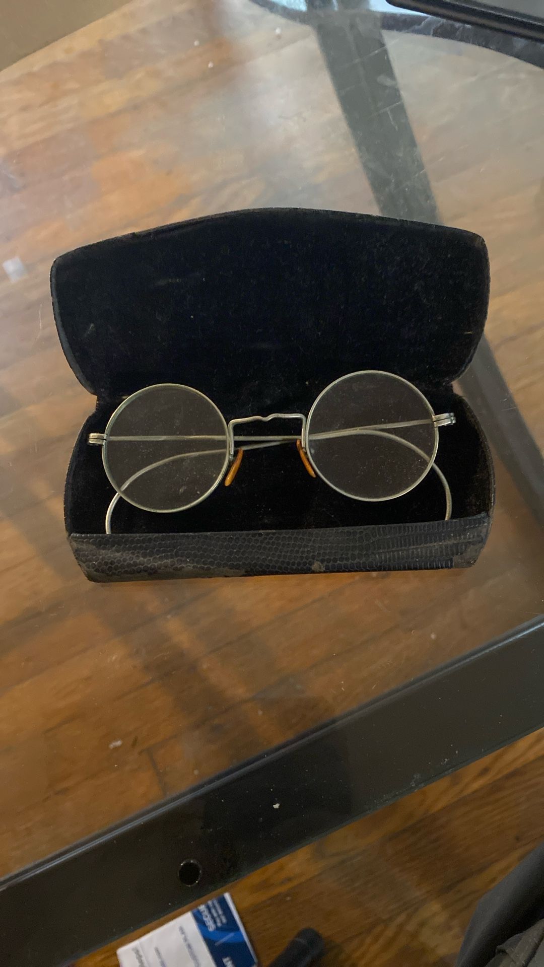 Vintage 1900s round eyeglasses