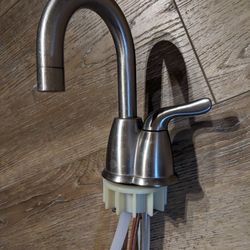 Insinkerator Faucet HOT silver/SS