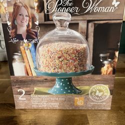 Covered Pedestal dish & teapot 
