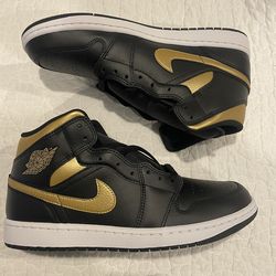 Nike Air Jordan 1 Mid Black Metallic Gold White DQ8426-071 sz 10 Men’s No Lid