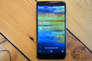 ZTE pro blue unlocked phone with zizo case like new