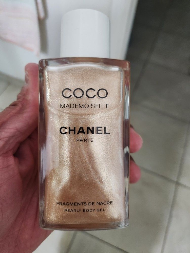 Coco Chanel Mademoiselle  Pearly body gel