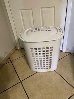 Sterilite White Plastic Laundry Hamper with Lid