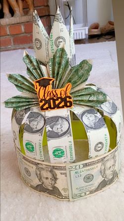 Graduation money crown!