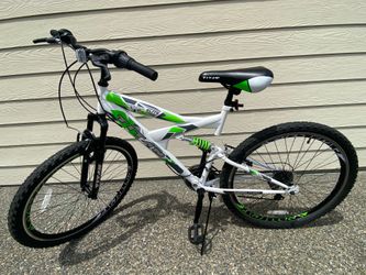 TITAN Mountain Bike Lightly Used