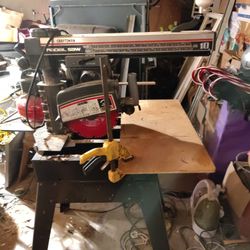 Craftsman 10 Radial Saw . 