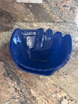 Dodger nacho glove