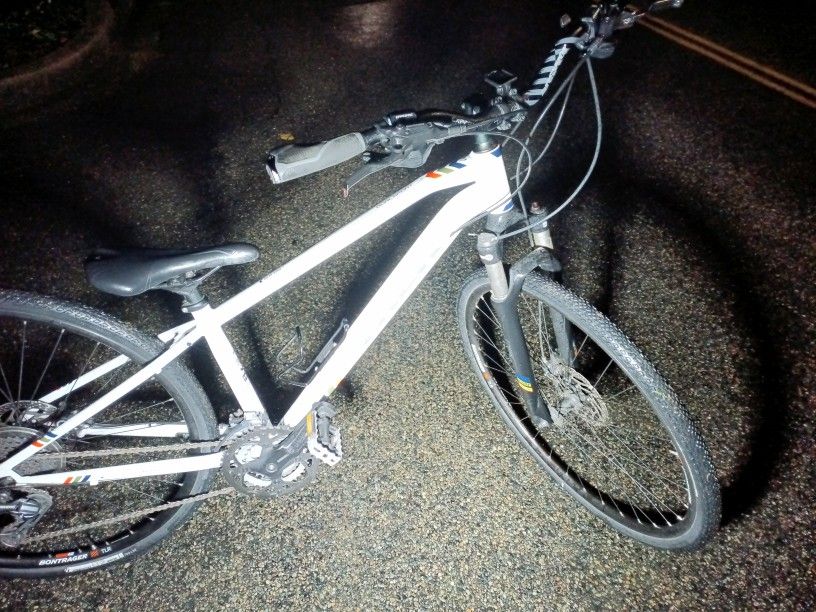 2017 Trek Hybrid Mountain Bike White Gravel Bike Triathlon