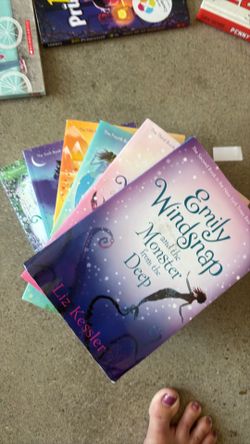 Popular girl book series - Emily Windsnap