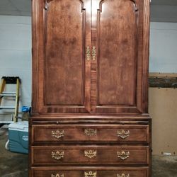 HENREDON 'ASTON COURT' ARMOIRE DRESSER (Delivery Available)