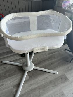Halo Bassinest Swivel Sleeper Premiere Series