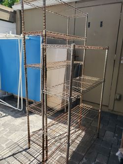 Free metal shelves