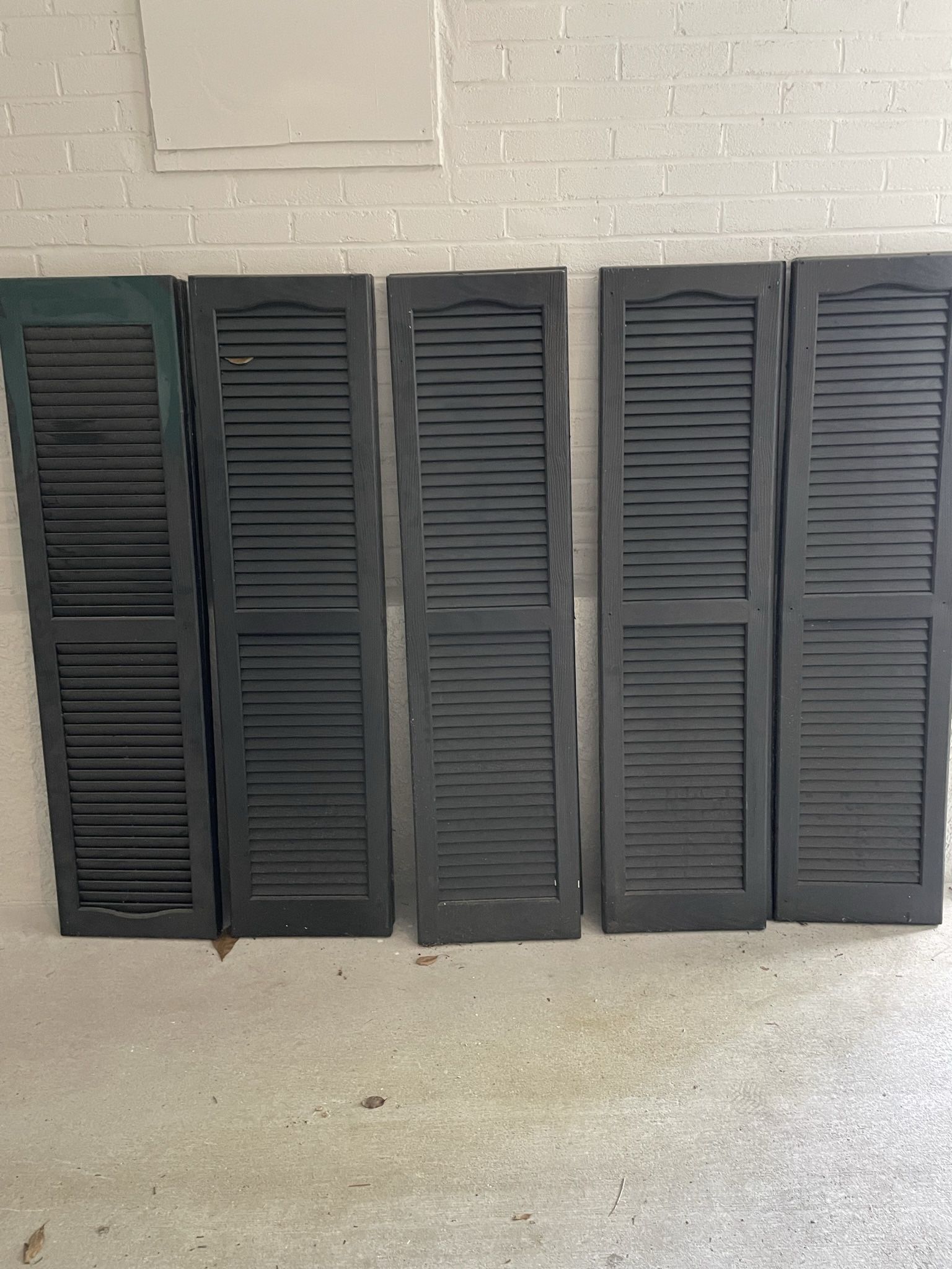 Vinyl Exterior Widow Shutters