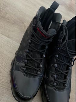 5 pair of shoes men 10.5  I want 180$ offer now mid condition