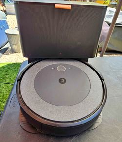 Roomba® i5+ Self-Emptying Robot Vacuum