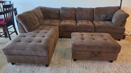 Brown Sectional couchr