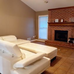 White sectional w/ottoman