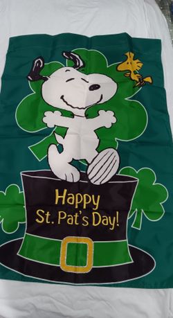 Peanuts Yard Flag " Happy  St. Patrick's Day"