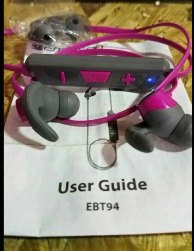 Wireless Bluetooth headphones