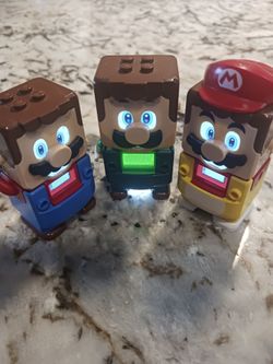 Mario & Luigi Interactive Figures (3 total) Not 100 pct working
