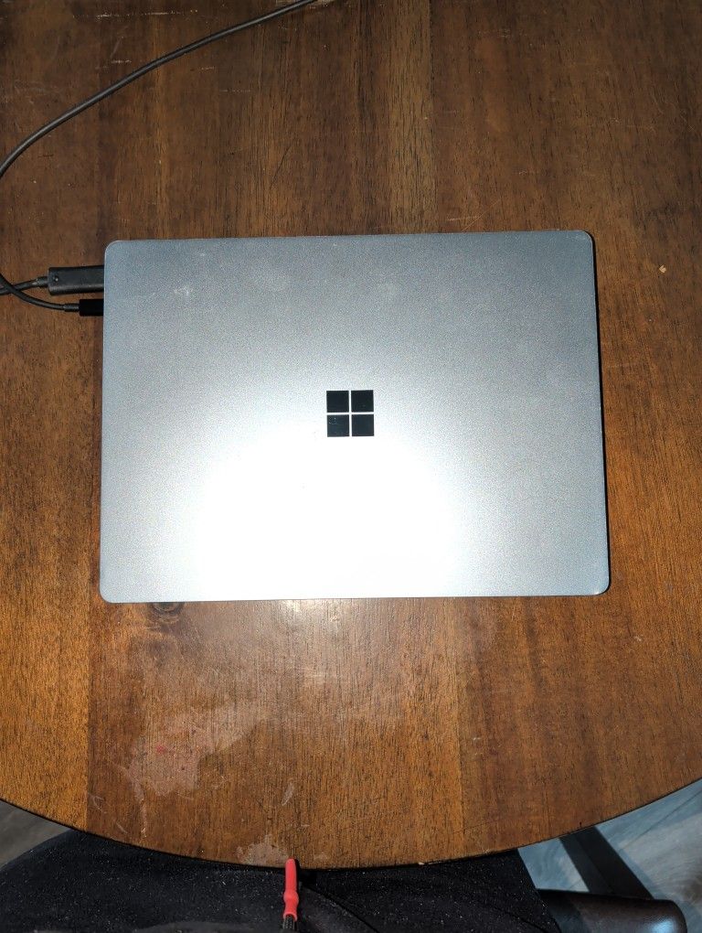 Microsoft Surface Laptop Go