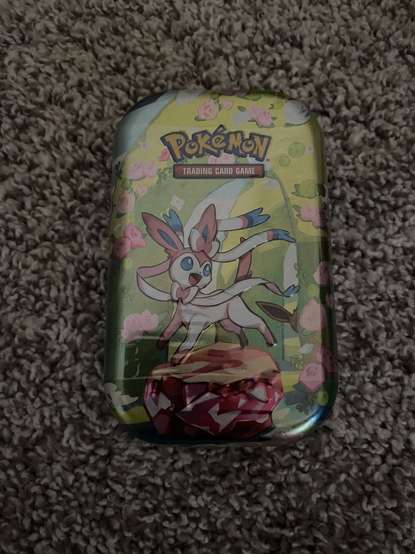 Pokemon Prismatic Evolutions Mini Tin