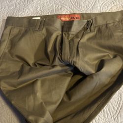 Perry Ellis 36/30 Beige Pants
