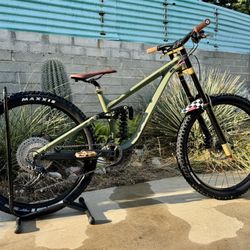 Fuji Auric Lt Rockshox Boxxer 200mm 27.5