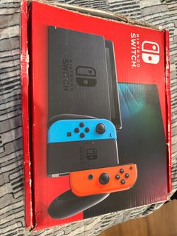 Nintendo Switch – Complete Set + Carrying Case – Good Condition