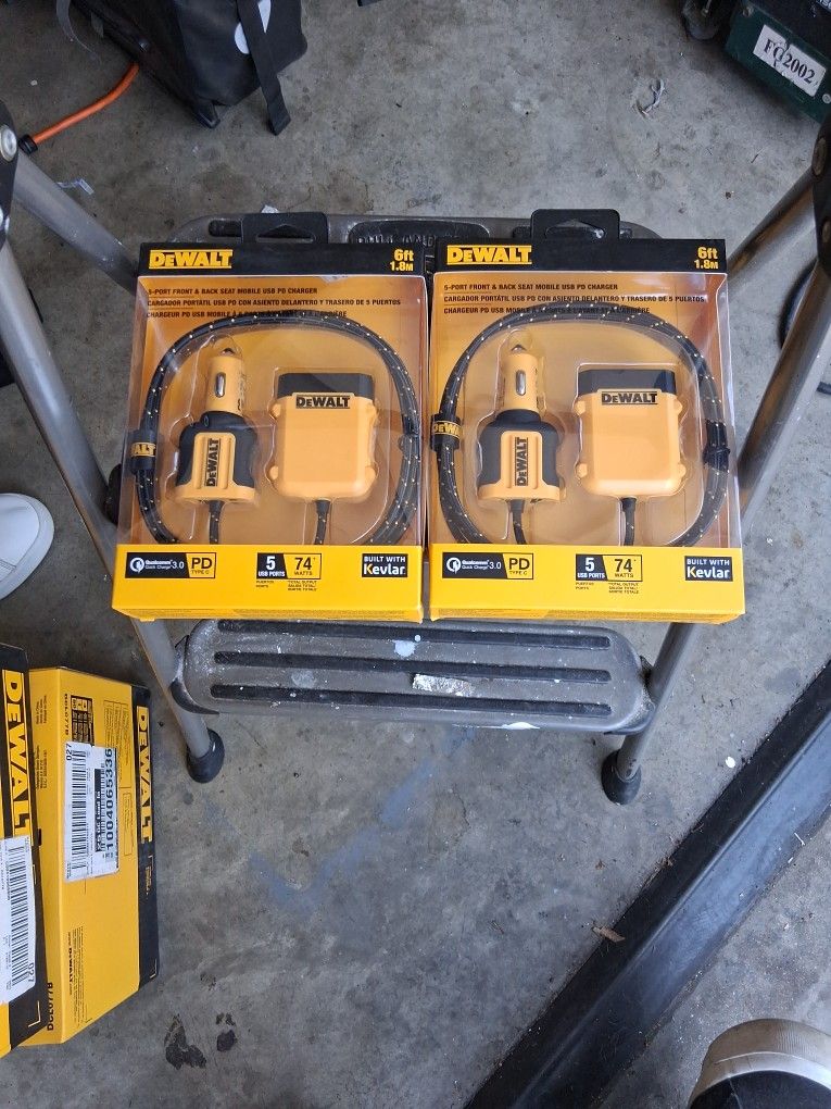 Dewalt Hiuse Charger Pkig