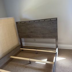 Bed frame queen