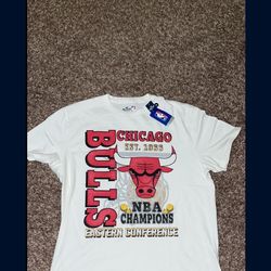 $35 XL Bulls Hollister Shirt